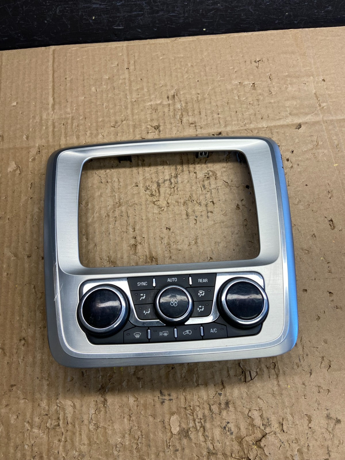 2013 - 2016 GMC Acadia A/C Heater Climate Control Radio Panel Bezel OE ad1998 DG0