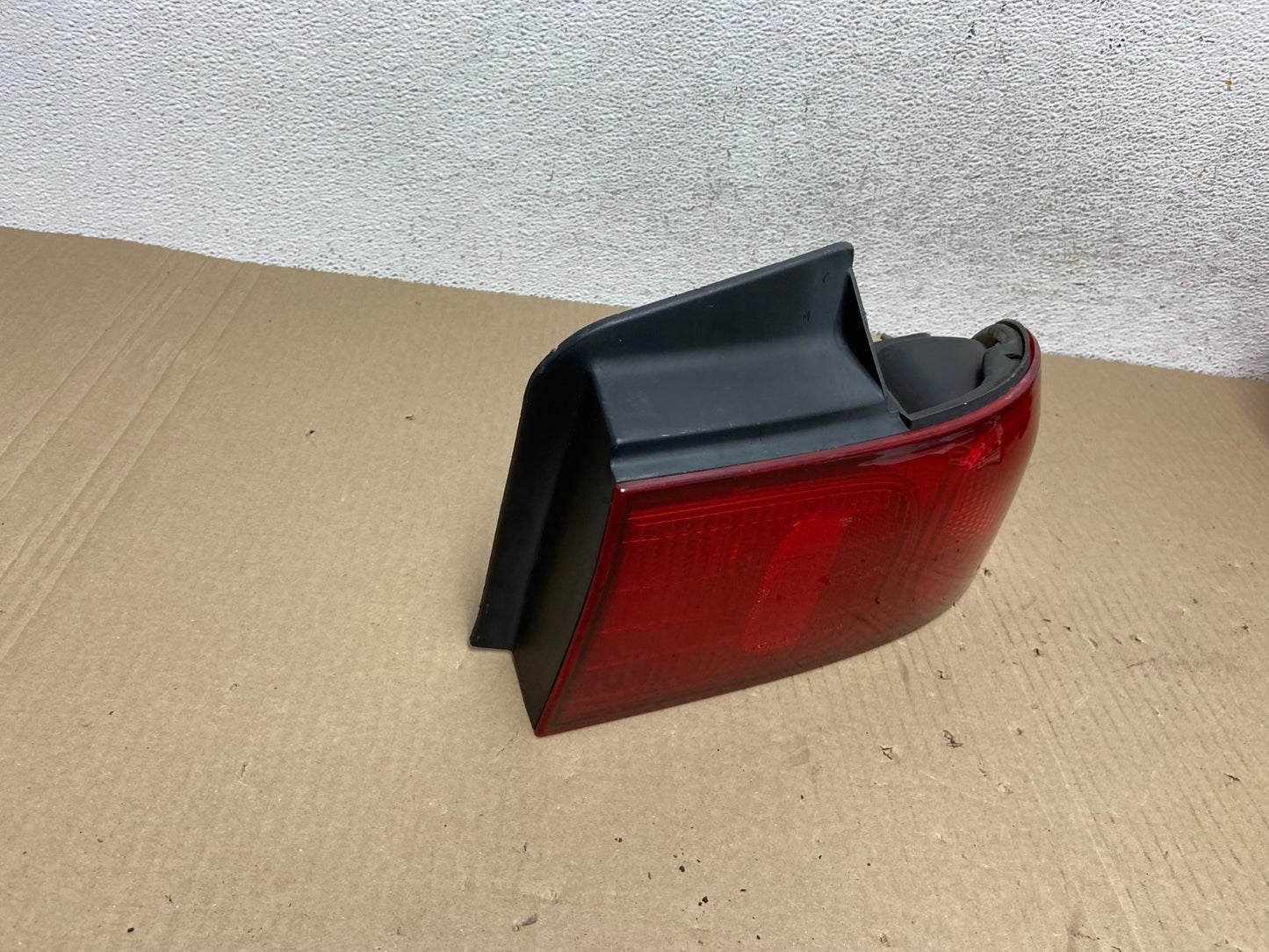 1998 to 2001 Acura Integra Right Passenger RH Side Tail light AE9460 DG2