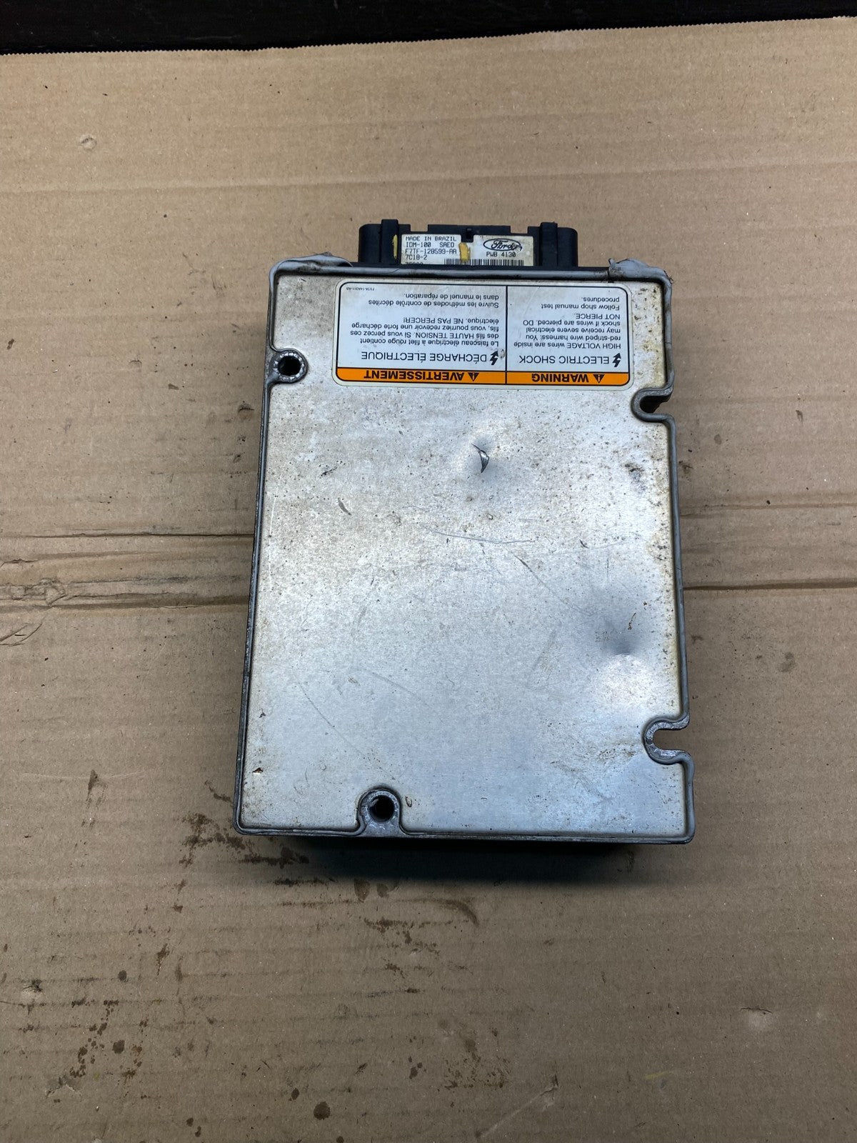 1996 to 1997 Ford F250 7.3L Diesel Driver Fuel Injector Control Module AH9593 DG1