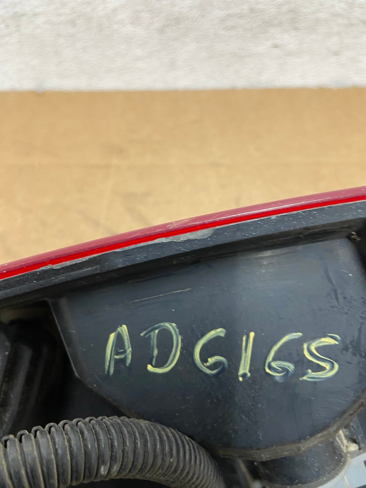 2002 to 2006 Chevrolet Avalanche Left Driver LH Tail Light AD6165 LK8