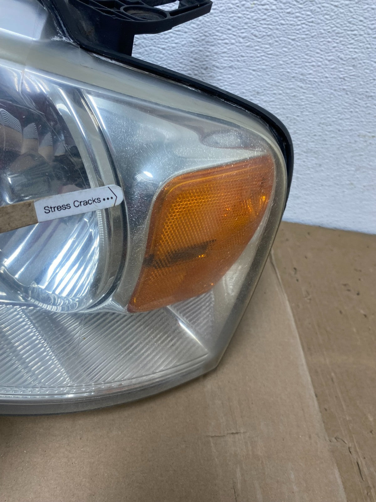 2004 to 2008 Ford F-150 F150 Left+Right Halogen Headlights AE7222 DW5