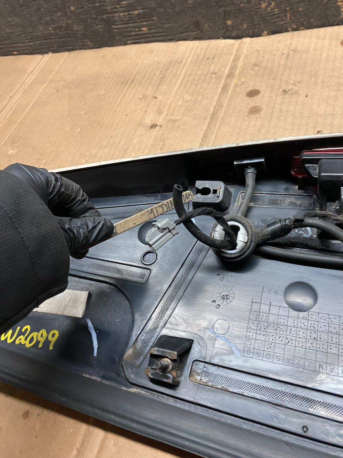2013 to 2017 Chevrolet Traverse Rear Trunk Spoiler Wing Third Brake W2099 DG17