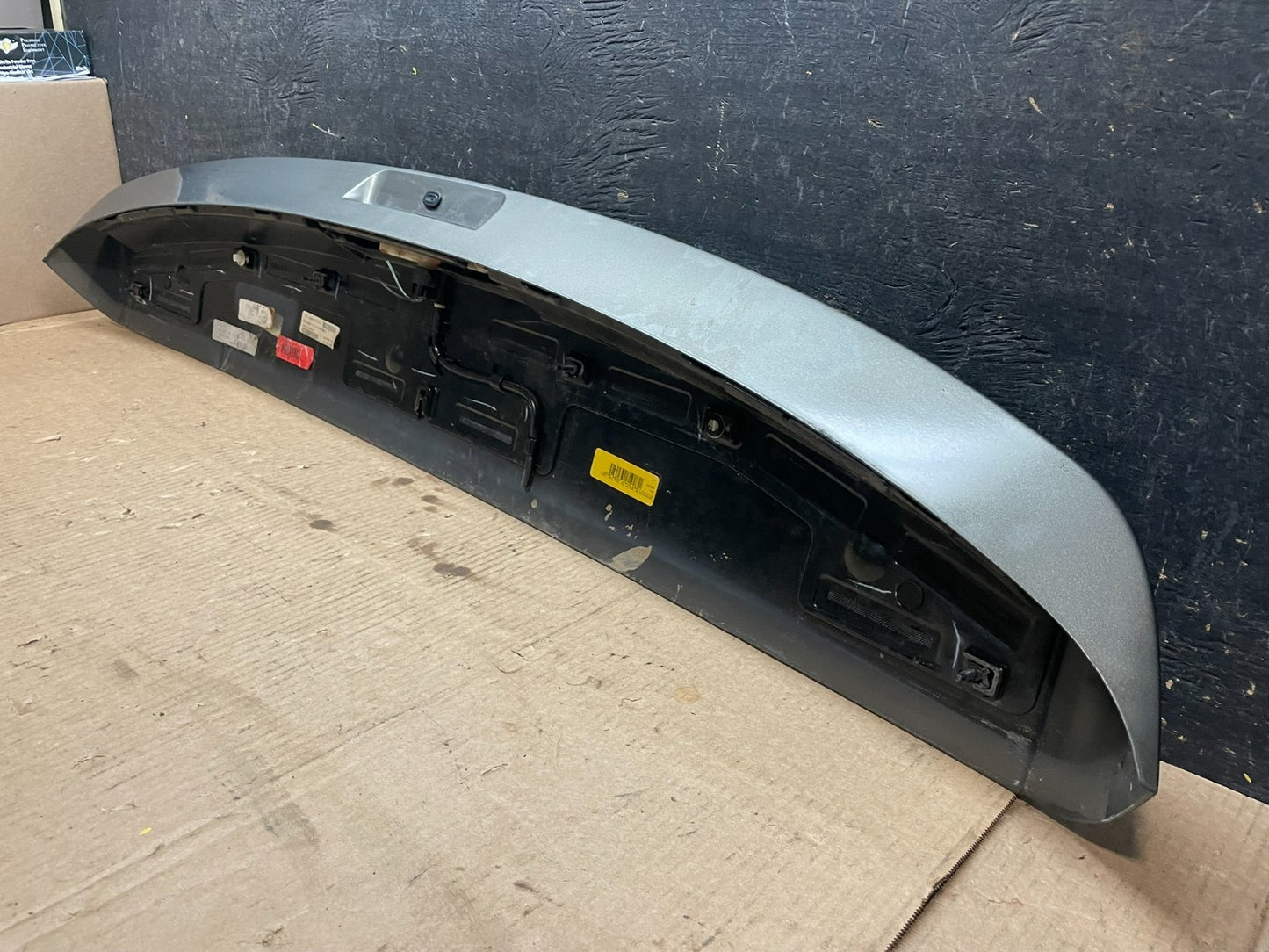 2009 to 2014 Volkswagen Routan Rear Spoiler OEM Y9569 DG8