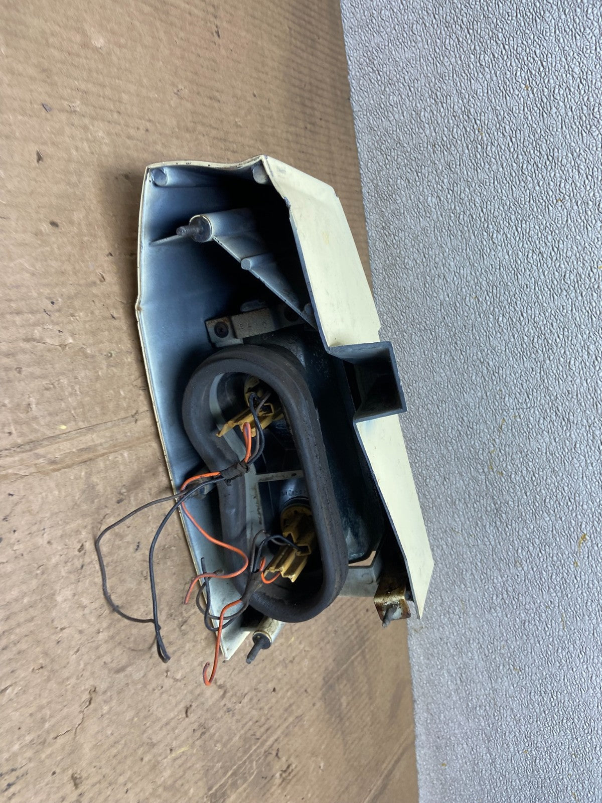 1980-1984 Lincoln Town Car Right Passenger Side Tail Light AA66205