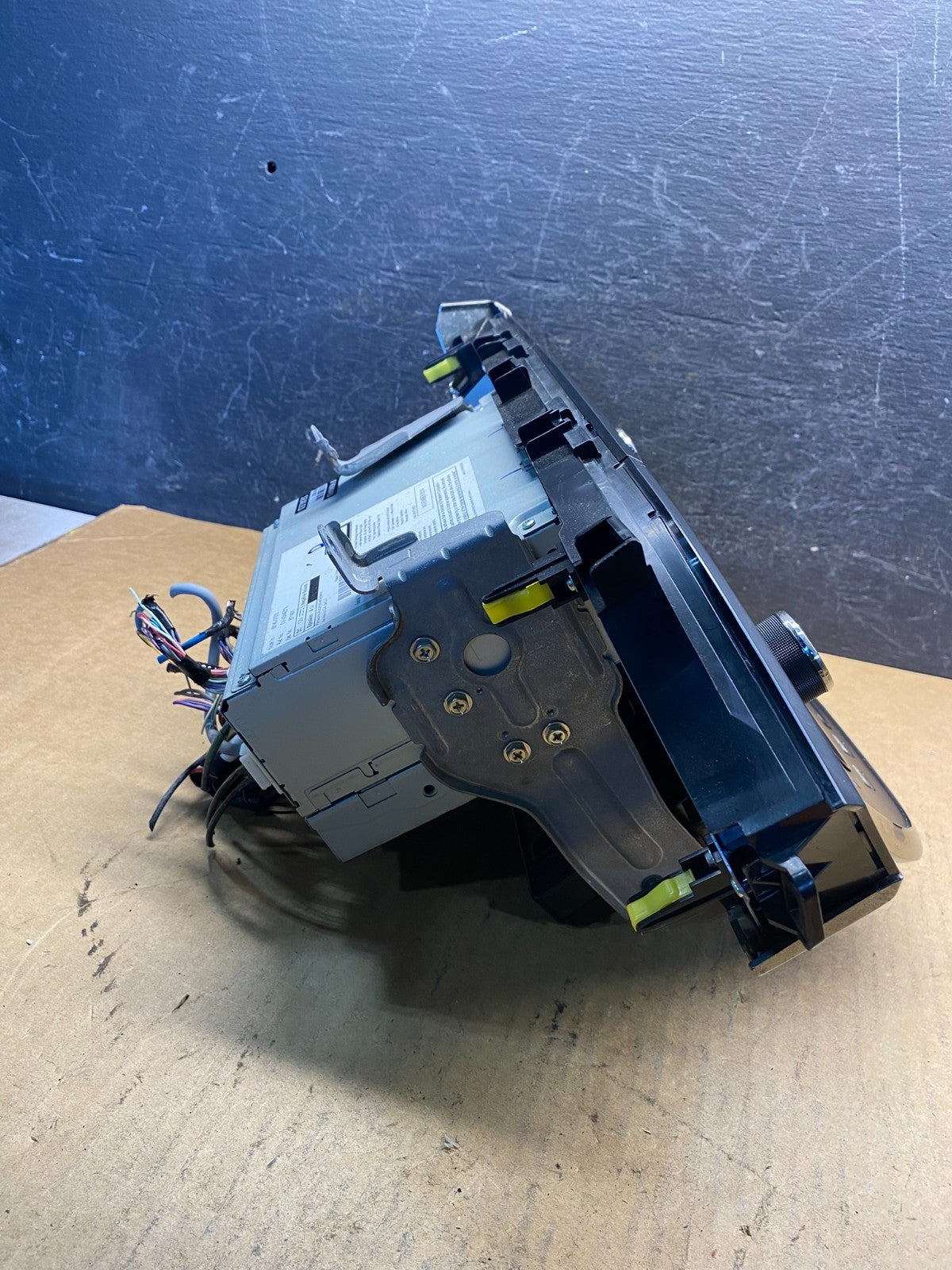 2013-2016 Toyota Avalon Radio MP3 CD Player Screen Climate AC Control AH5047 DG3