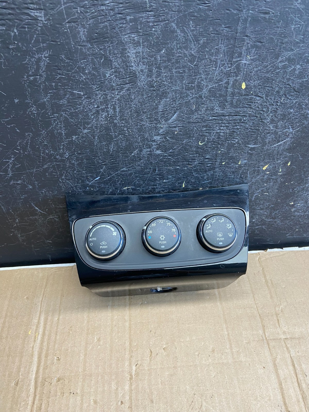 2011-2014 Chrysler 200 Heater AC Climate Switch Temperature Control AE1682 DG0