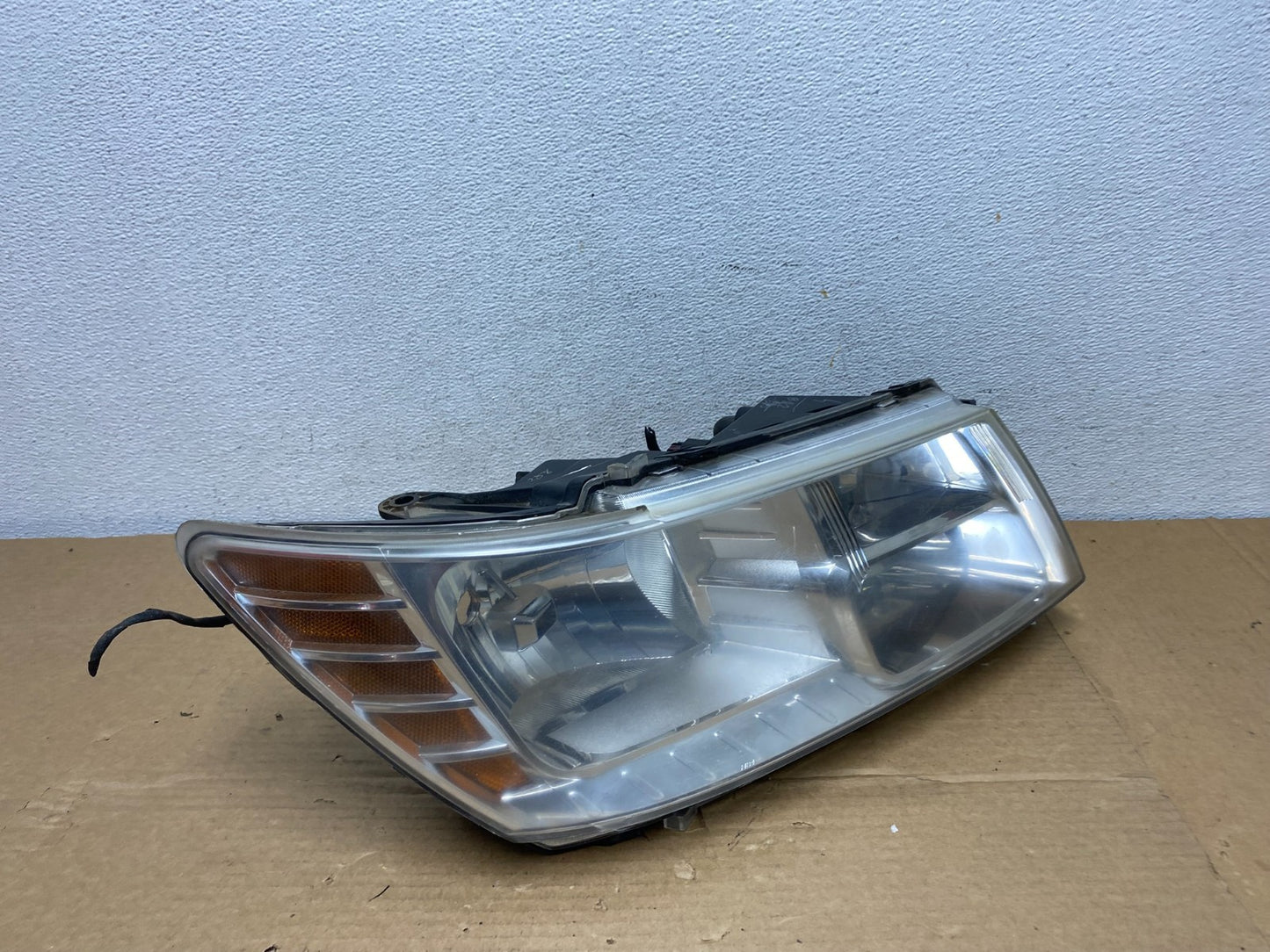 2009 to 2017 Dodge Journey Headlight Right Passenger Rh Halogen AD3890 DW2