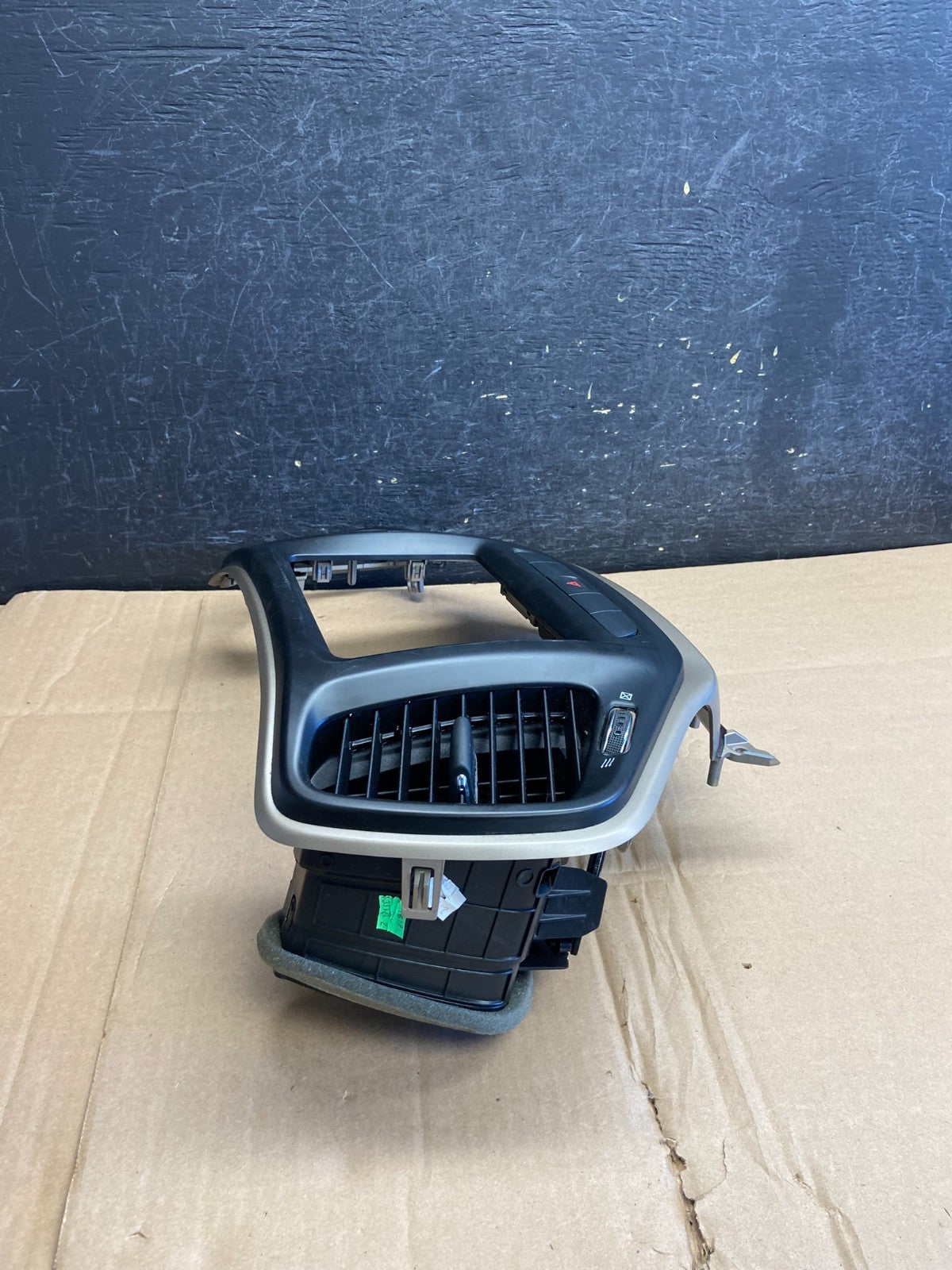 2014 to 2020 Jeep Cherokee Center Radio Climate Control Vent Bezel AI5969 DG1