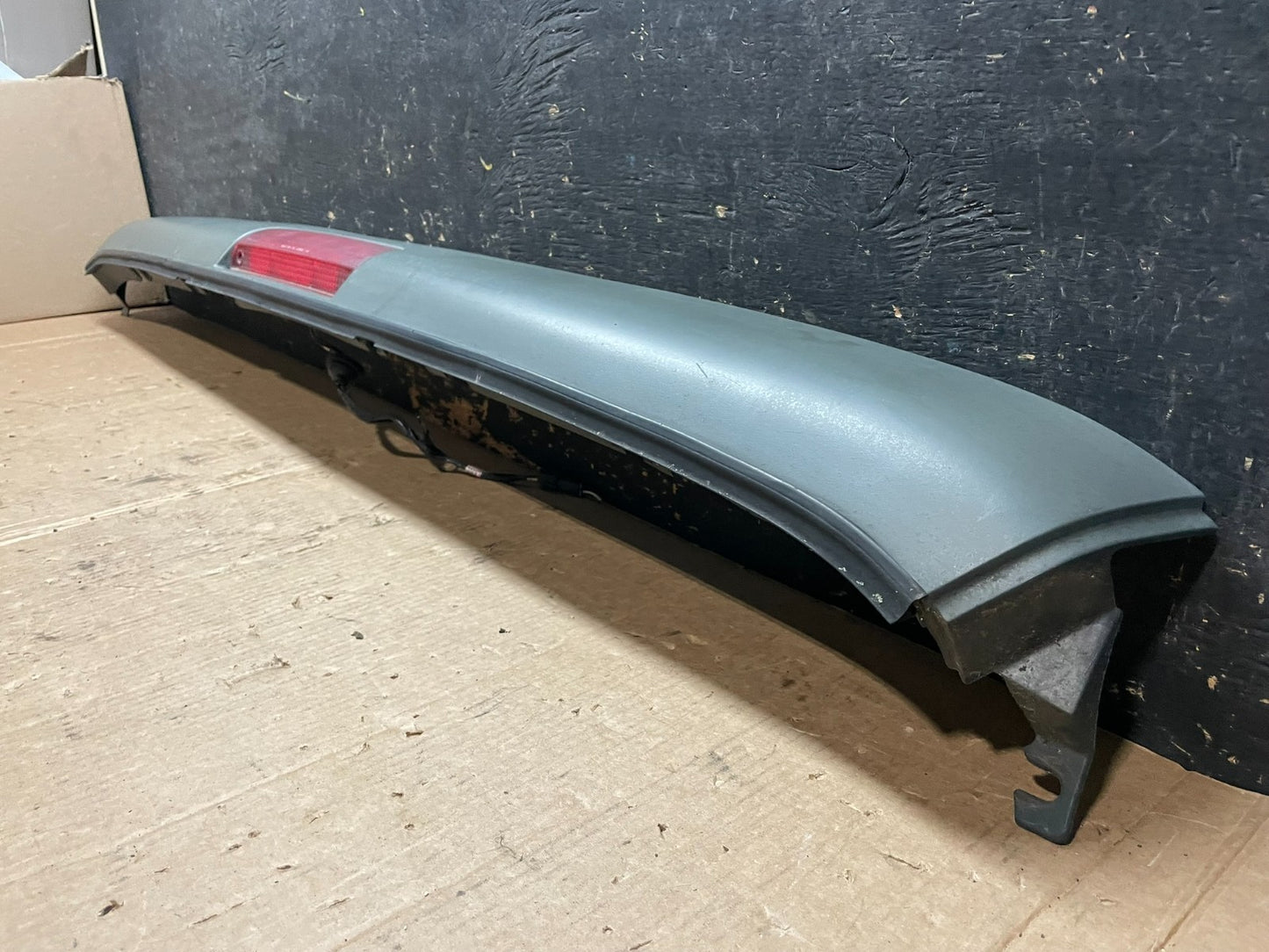 1996 to 2002 Chevrolet Express 3rd Third Brake Light Trim Spoiler Z5993 DG1