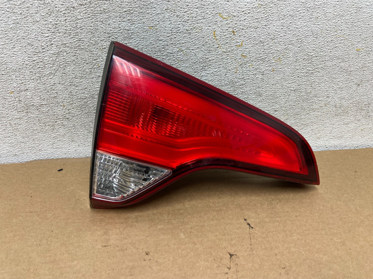 2014 - 2015 Kia Sorento Left Driver LH Side Inner Tail Light AH4416 DW0
