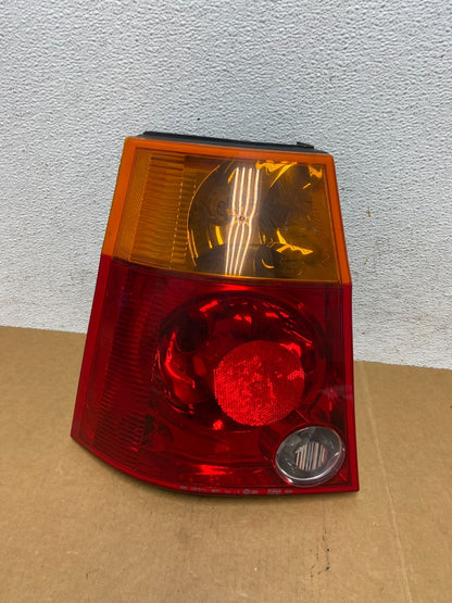 2004 2005 2006 Chrysler Pacifica Left Driver LH Tail Light AD8919 DW0