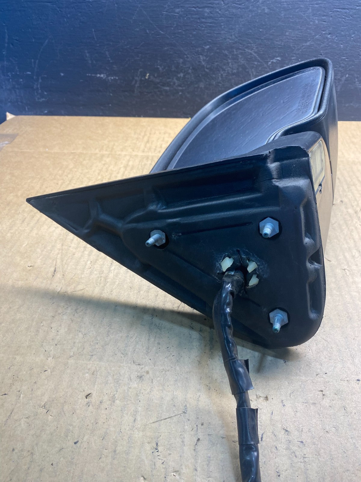 2003 - 2006 Chevrolet Silverado Suburban Right Turn Signal Door Mirror AC4197 DW9