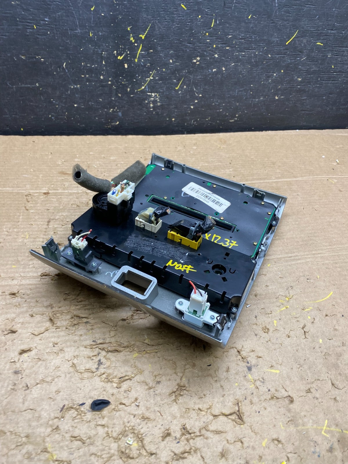 2004 to 2007 Nissan Armada Bose Radio CD Player A/C Climate Control OEM X1237 PS4