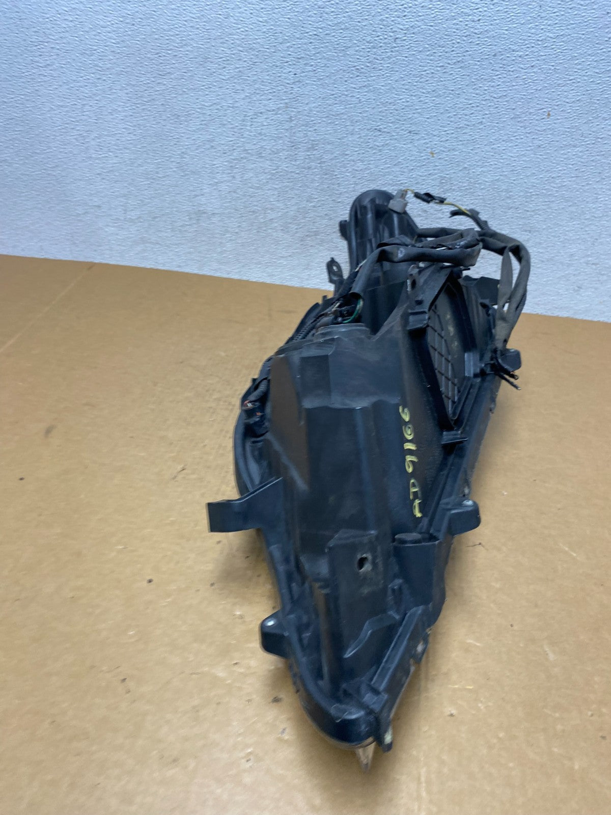 2011-2012 Toyota Avalon Right Passenger RH Xenon HID Headlight AD9166 DG7