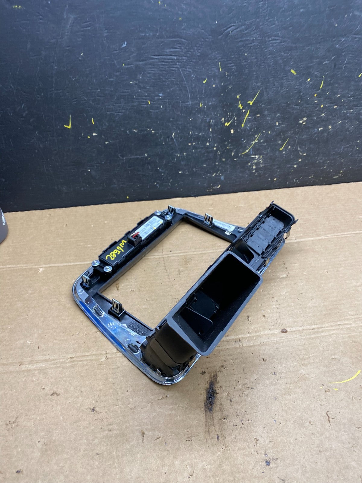 2011 - 2014 Chrysler 200 Dash Radio Bezel Trim Clock Hazard Bezel W6582 DG4