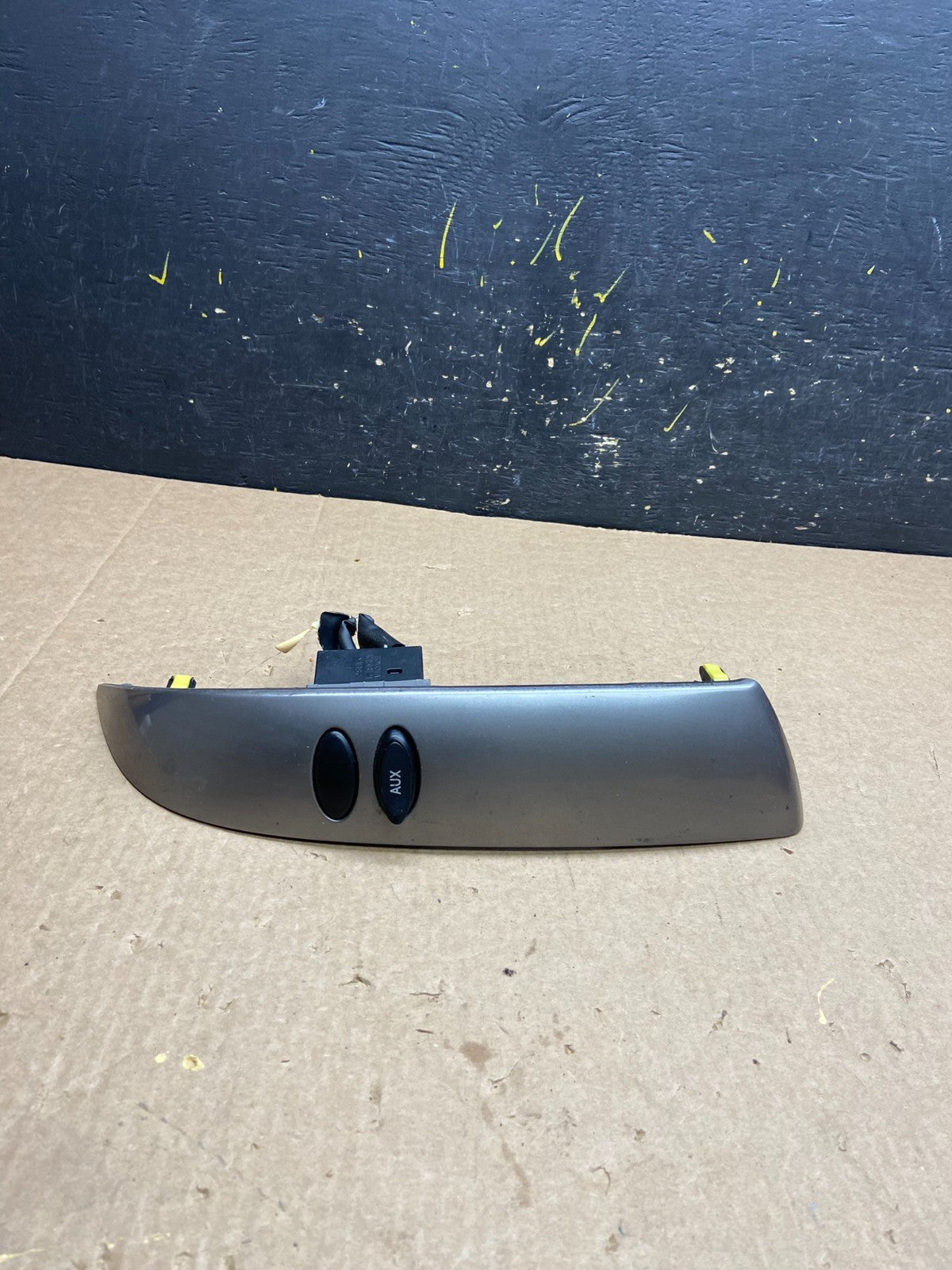 2004 to 2010 Toyota Sienna Right Side Radio Switches Bezel Trim OEM X6651 DG0