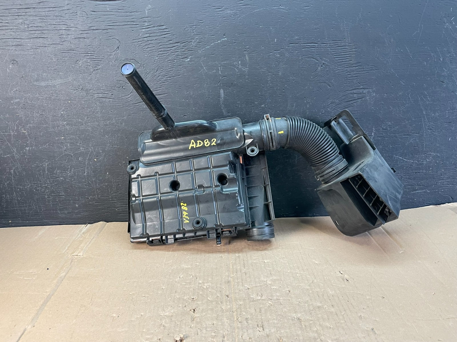 2016 to 2018 Volkswagen Jetta Air Cleaner Box 04E129611G AD82714