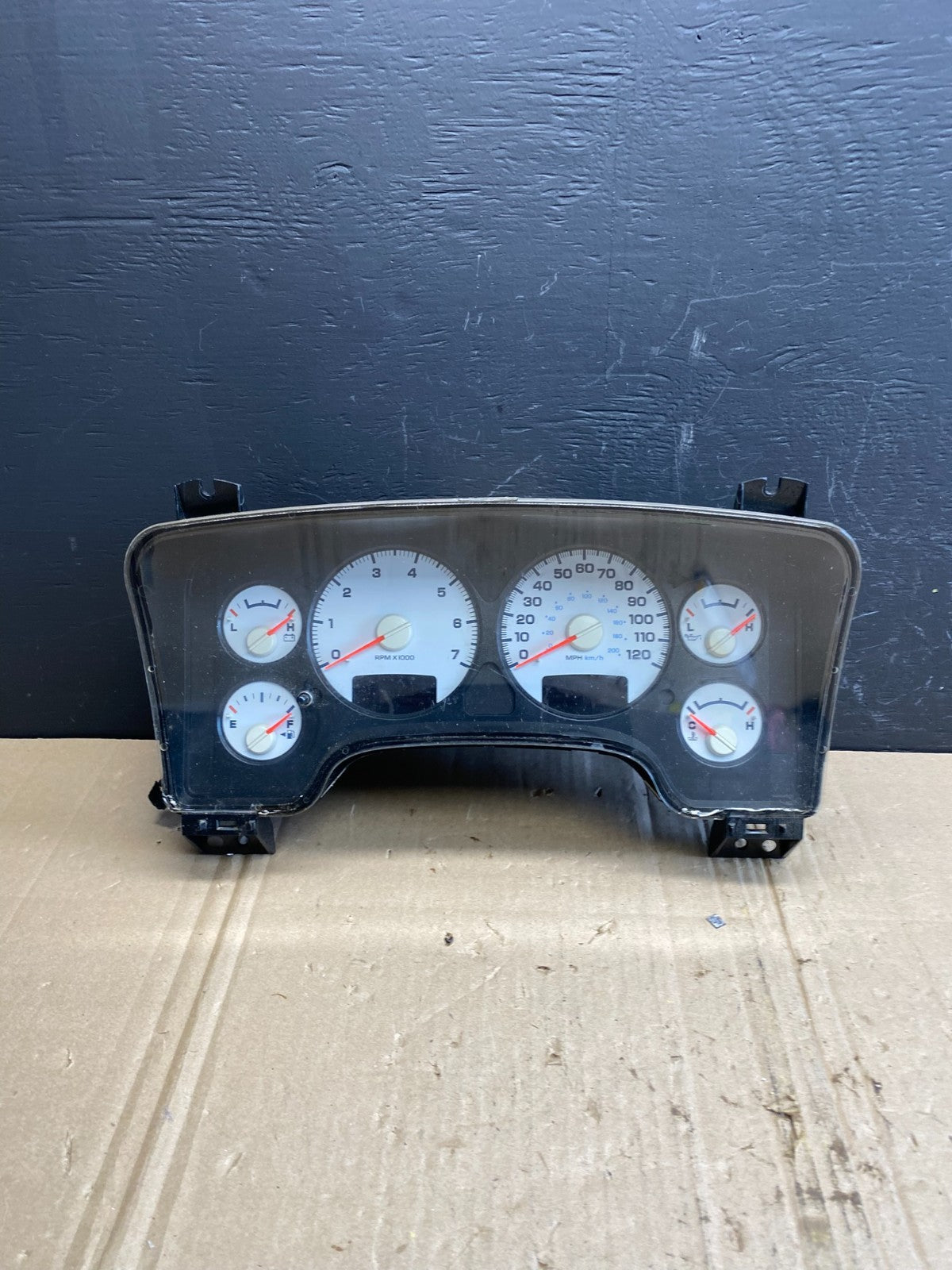 2004 2005 Dodge Ram 1500 Instrument Speedometer Gauge Cluster OEM ab8986 DG0