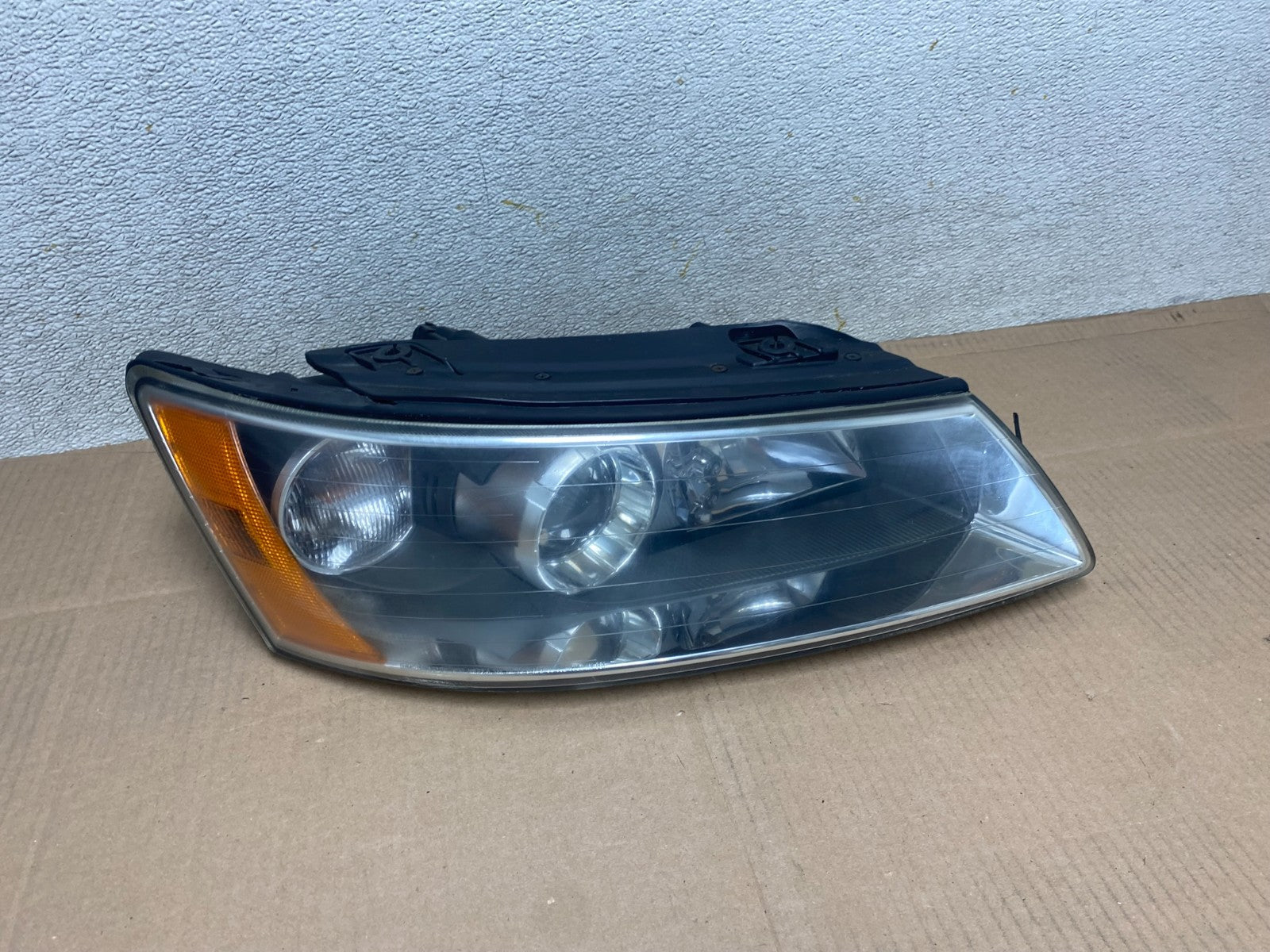 2006-2008 Hyundai Sonata Right Passenger Rh Side Headlight Halogen Oem R6802 DW0