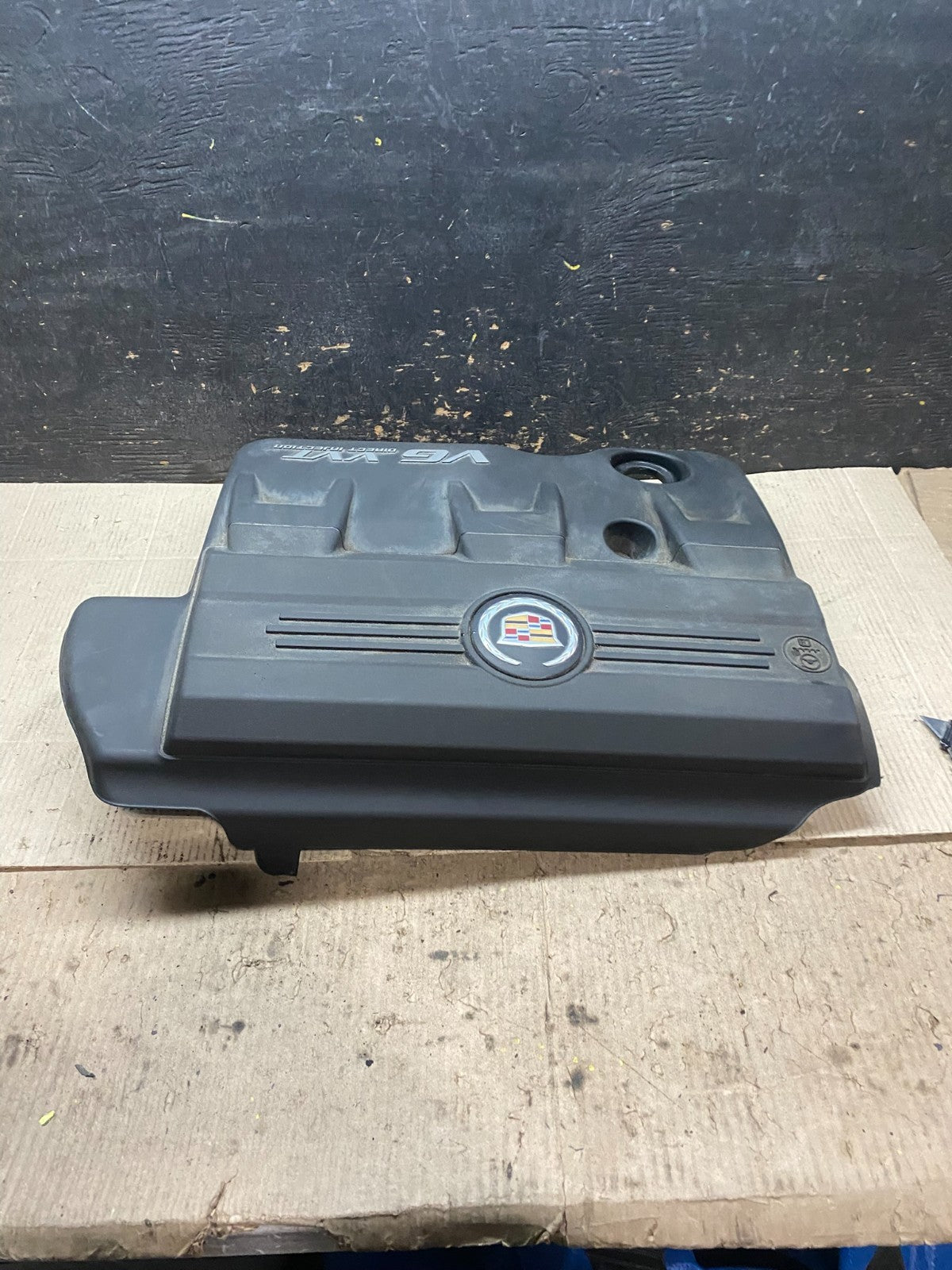 2010 to 2012 Cadillac SRX 3.6L Plastic Engine Cover Shield X2922 DG1