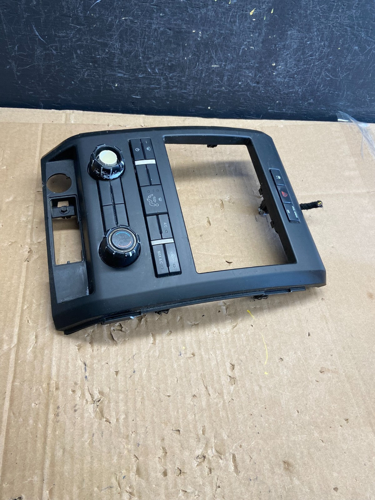2010 2011 Ford F150 Climate Control A/C Heater Panel Radio Bezel ad2180 DG2