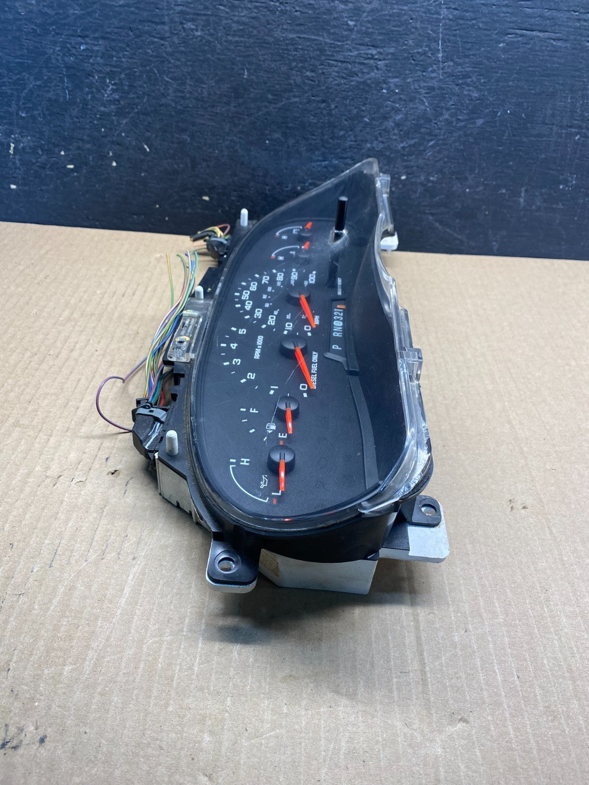 2004–2008 Ford E-150, E-250, E-350 Econoline Speedometer Cluster Gauge AG3924 DW1