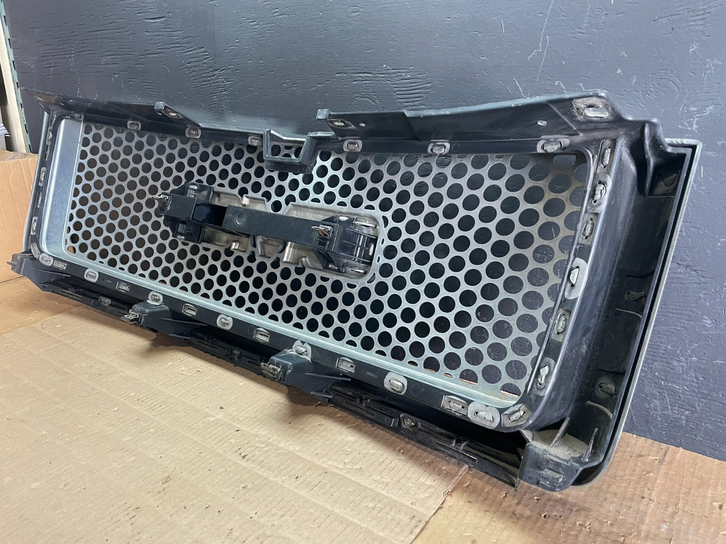 2007 to 2013 GMC Sierra 1500 Front Upper Chrome Grill Grille AB7672 DG5