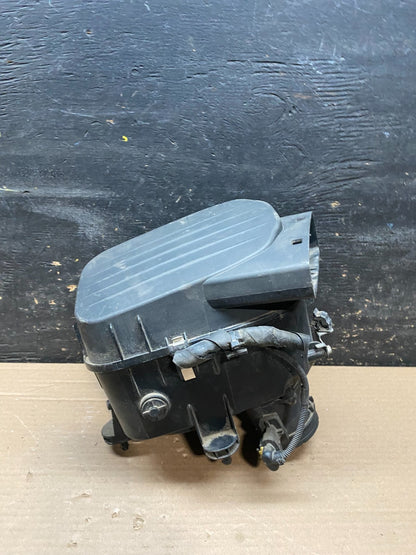 2014 to 2017 Maserati Ghibli 3.0 Right Air Intake Cleaner Box u7794 DG3