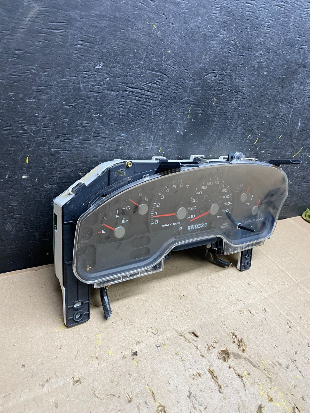 2004 2005 Ford Explorer Speedometer Cluster Gauge u5445 DG1