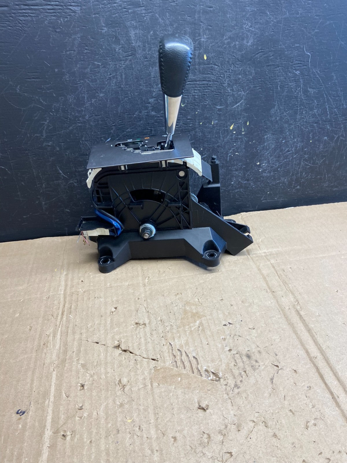 2011-2012 Toyota Avalon Floor Center Console Shifter AE1767 DG2