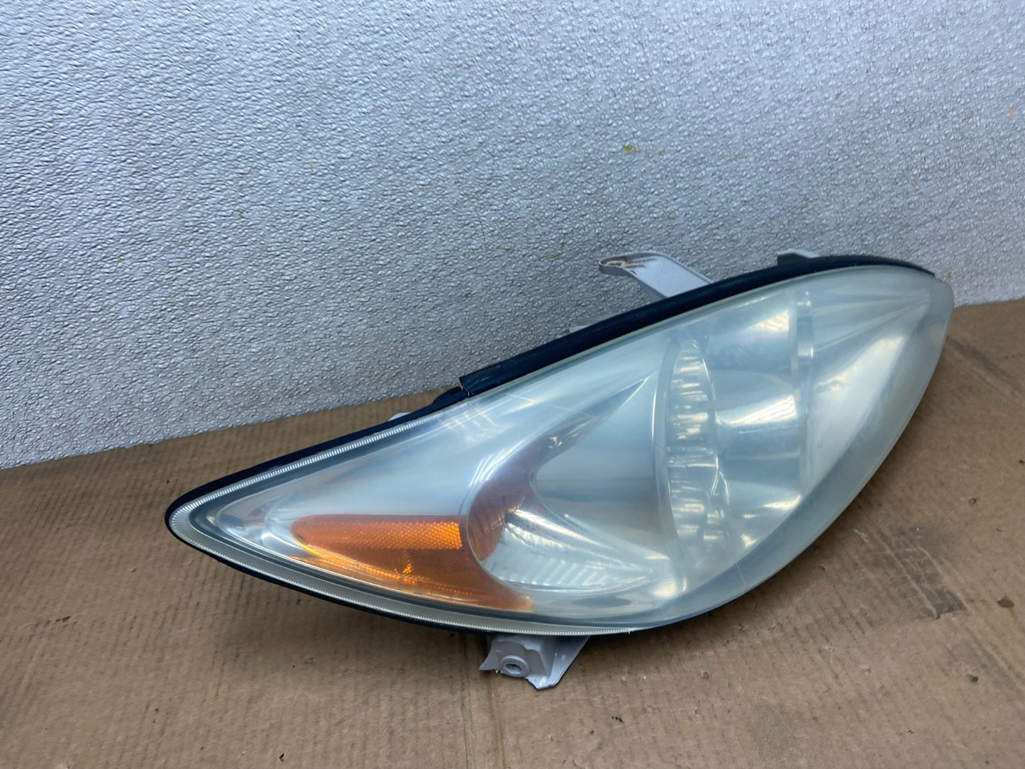 2002 to 2004 Toyota Camry Halogen Headlight Right Passenger Rh OEM AA6207 DW2