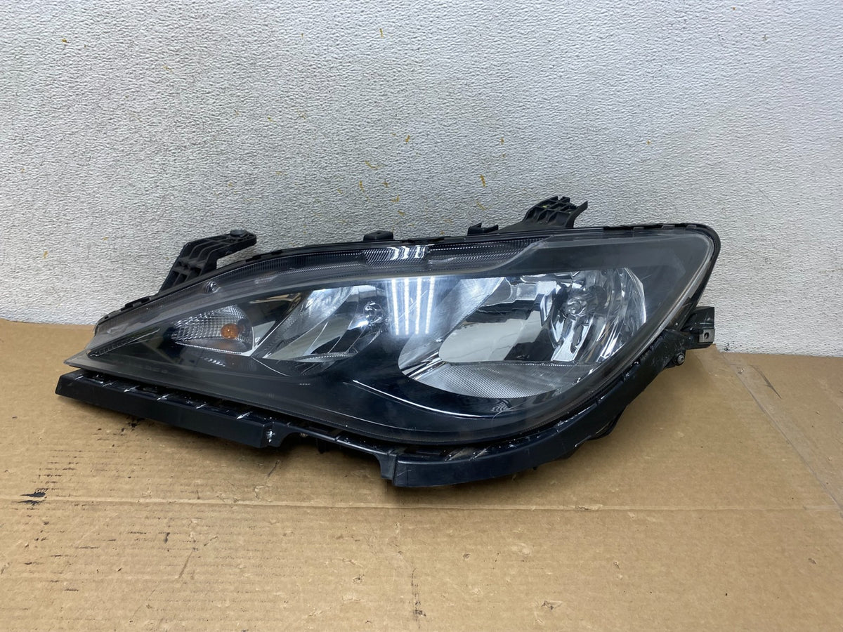 2017 to 2021 Chrysler Pacifica Left Driver LH Halogen Headlight ah8020 DG0