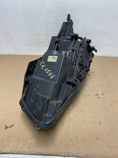2016 to 2018 Kia Sorento Right Passenger RH Side Headlight Halogen AF5073 DW8