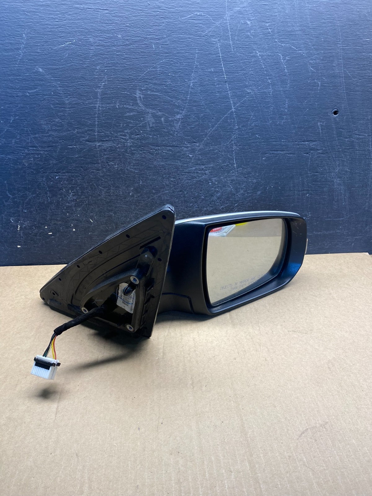 2011 to 2015 Kia Sorento Right Passenger Door Mirror Turn Signal AG7096 DW9