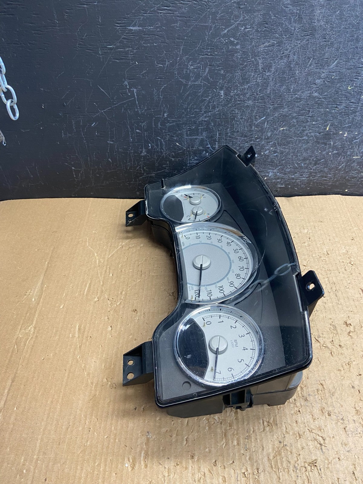 2006 Dodge Durango Speedometer Instrument Cluster Gauge AD7079 DG2