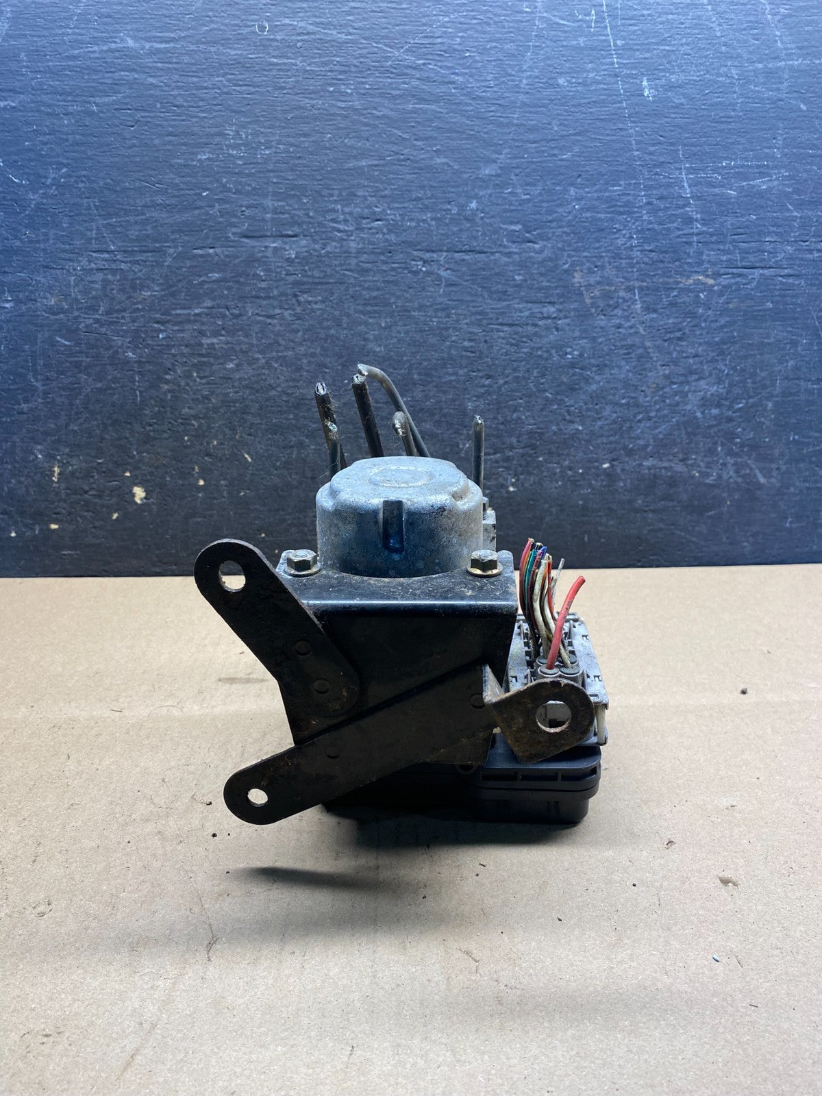 2005 - 200 Toyota Tacoma ABS Brake Pump Anti Lock Module AI5267 DG2