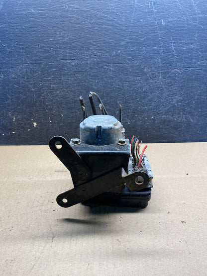 2005 - 200 Toyota Tacoma ABS Brake Pump Anti Lock Module AI5267 DG2