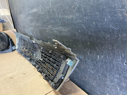 2011 to 2012 Kia Sedona Front Upper Grill Grille OEM Q5685 DG7