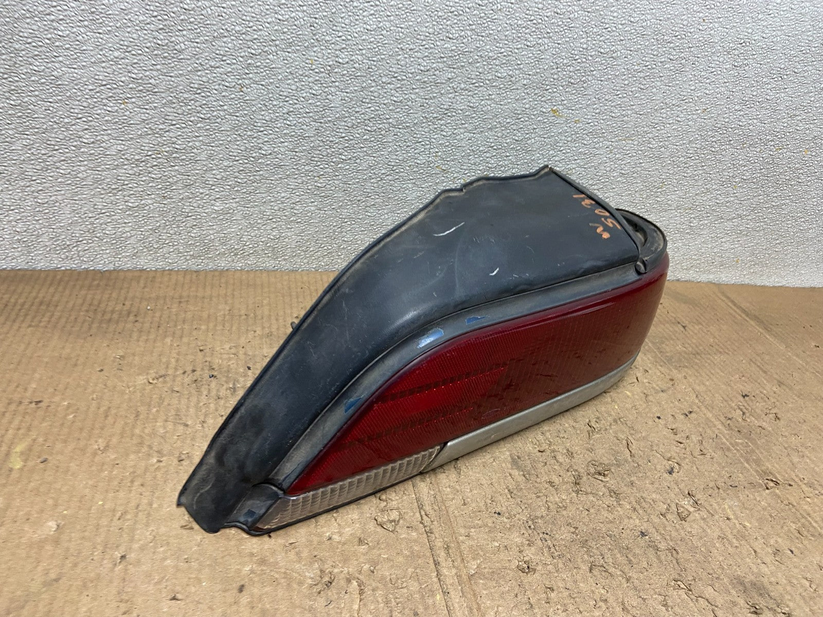 1992 - 1994 Ford Crown Victoria Right Passenger Rh Side Tail Light Oem AA8527 DG2