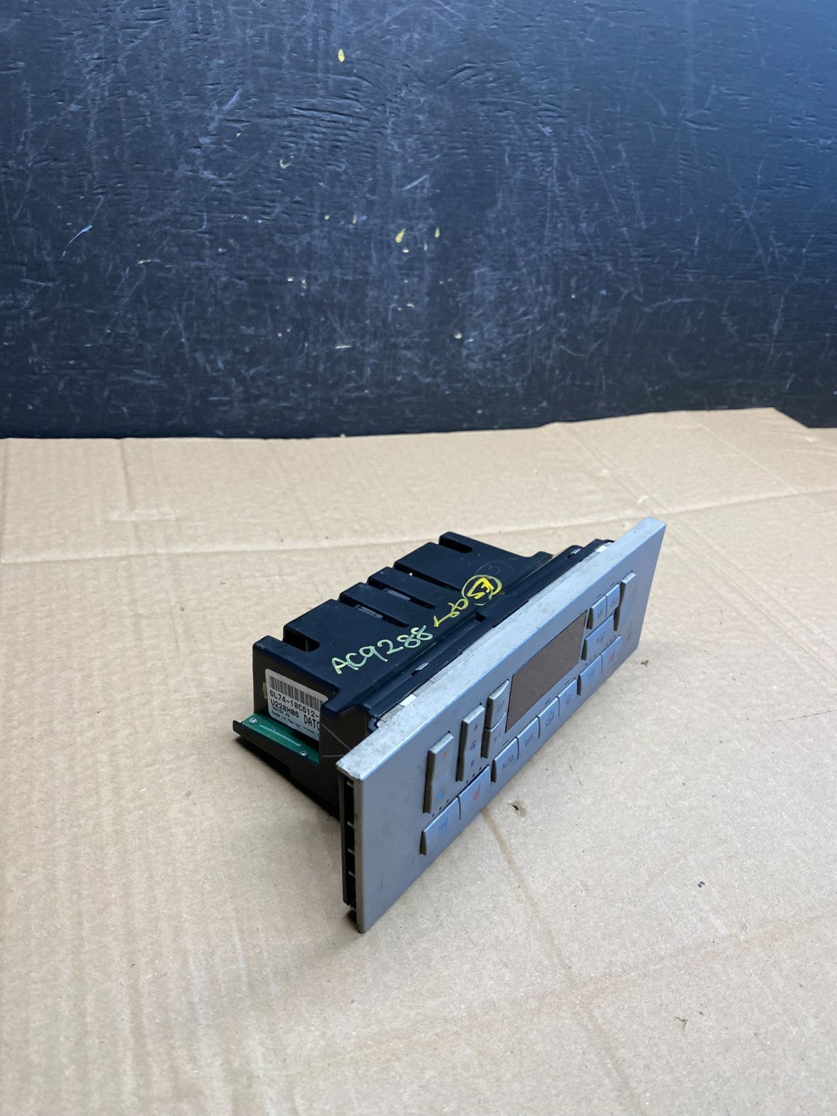 2003 to 2006 Lincoln Navigator Climate Control A/C Heater ac9288 DG2