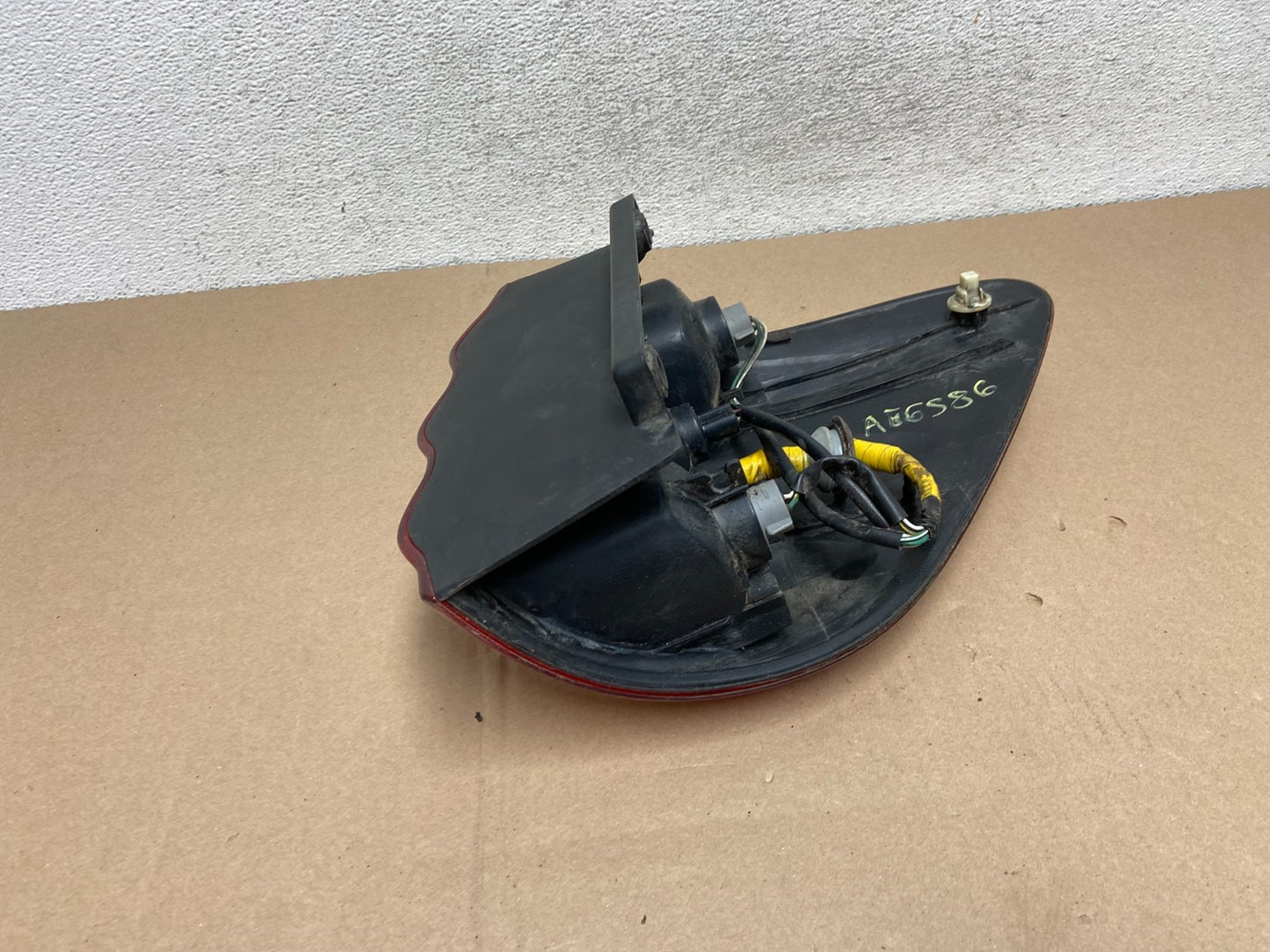 2001 to 2004 Toyota Sequoia Left Driver Lh Side Tail Light AG6586 DW3