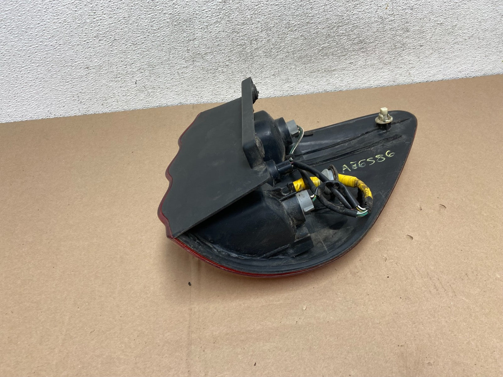 2001 to 2004 Toyota Sequoia Left Driver Lh Side Tail Light AG6586 DW3
