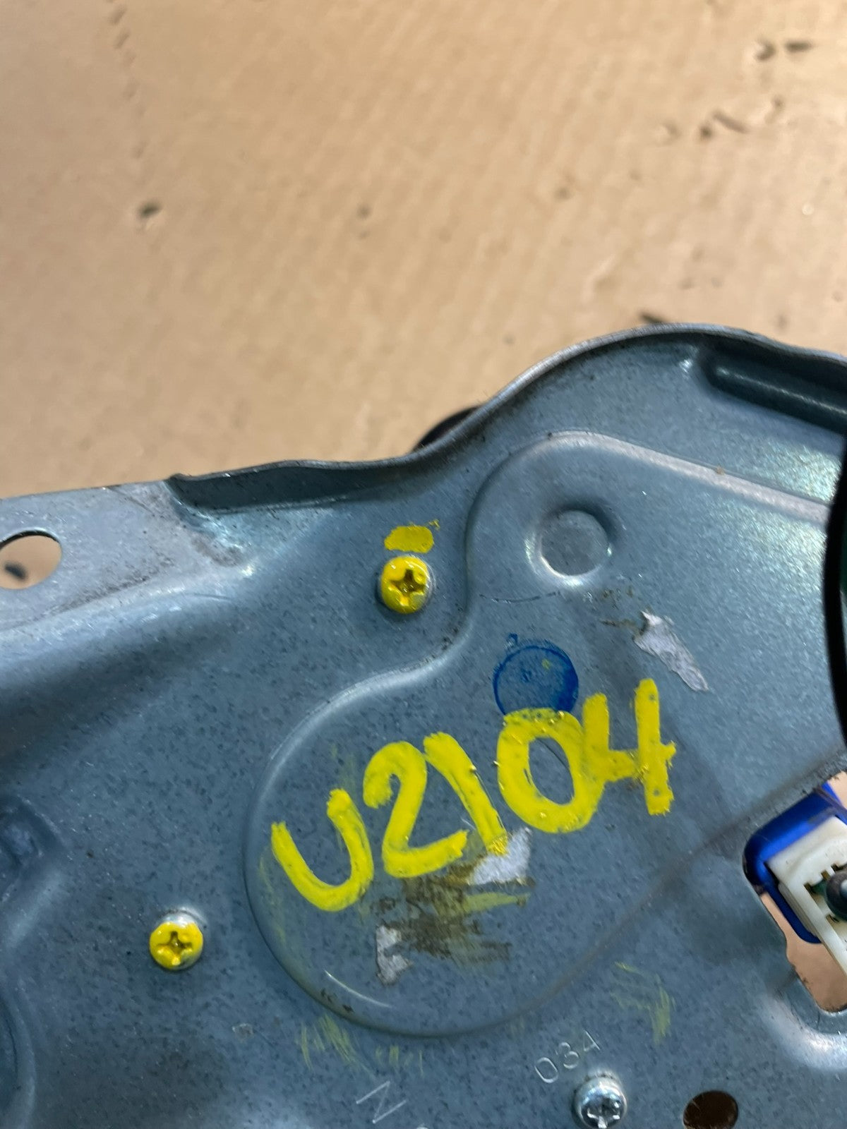 2010 to 2014 Subaru Legacy Outback Rear Windshield Wiper Motor u2104 DG6