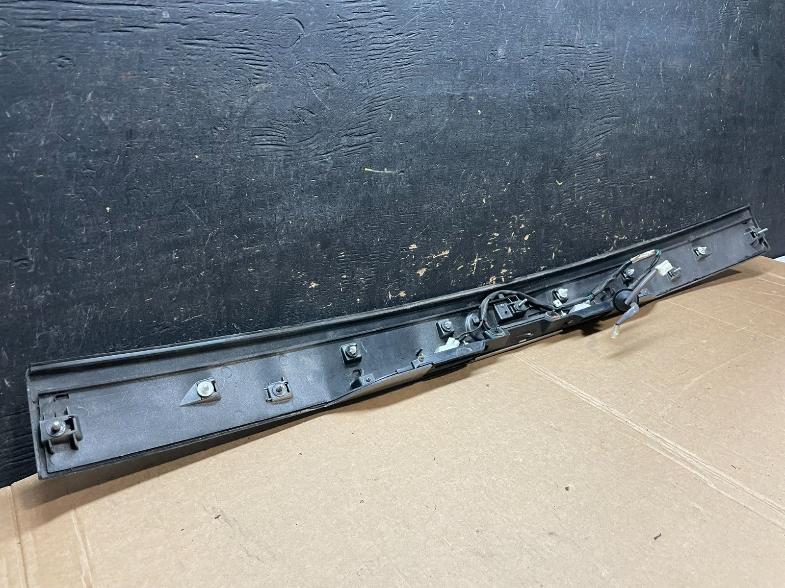 2009 - 2013 Subaru Forester  Liftgate Tailgate Trunk Trim Molding Z5740 DG8