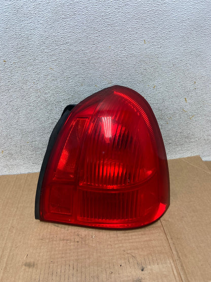 2003 to 2011 Lincoln Town Car Right Passenger Rh Tail Light AI3779 LK0