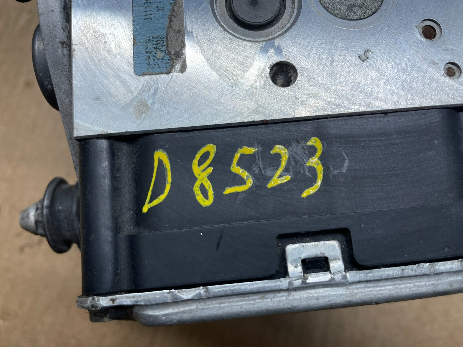 2011 - 2012  Porsche Cayenne Anti Lock Brake ABS Pump 7P0907379H D8523 PS7