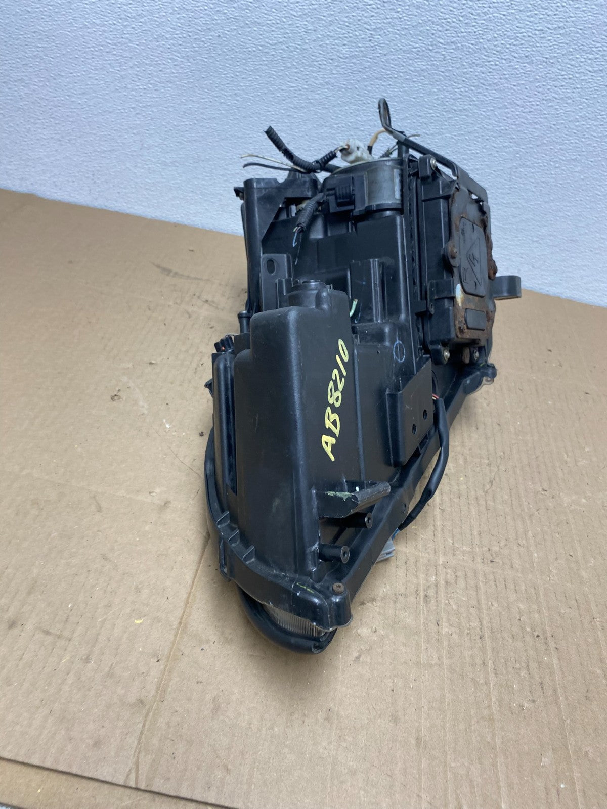 2004 - 2009 Lexus RX330 RX350 Xenon Right Passenger Side Headlight OEM AB8210 DW9