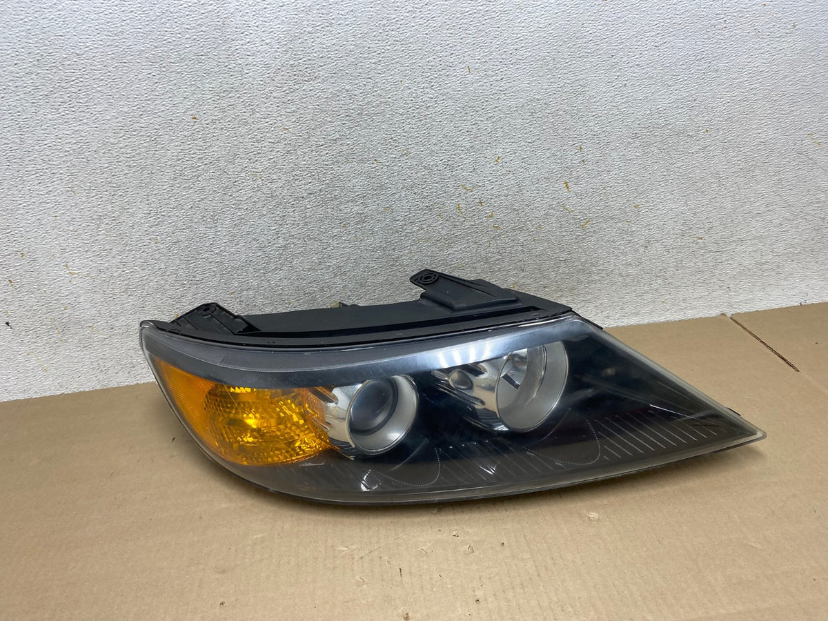 2011 to 2013 Kia Sorento Right Passenger RH Side Headlight Halogen AI1408 LK0