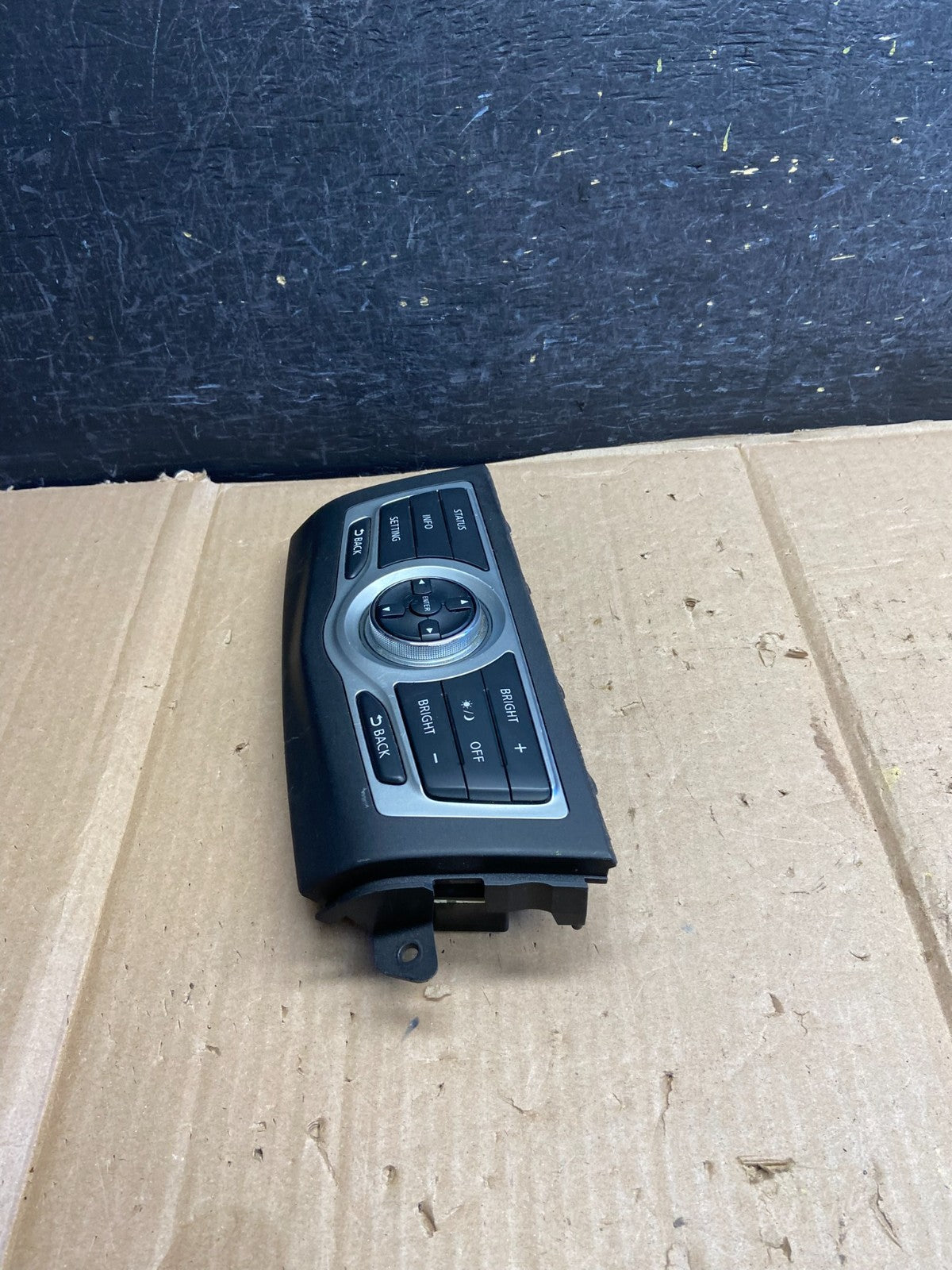 2009-2014 Nissan Murano AM FM Radio CD Control Panel AH5668 DG2