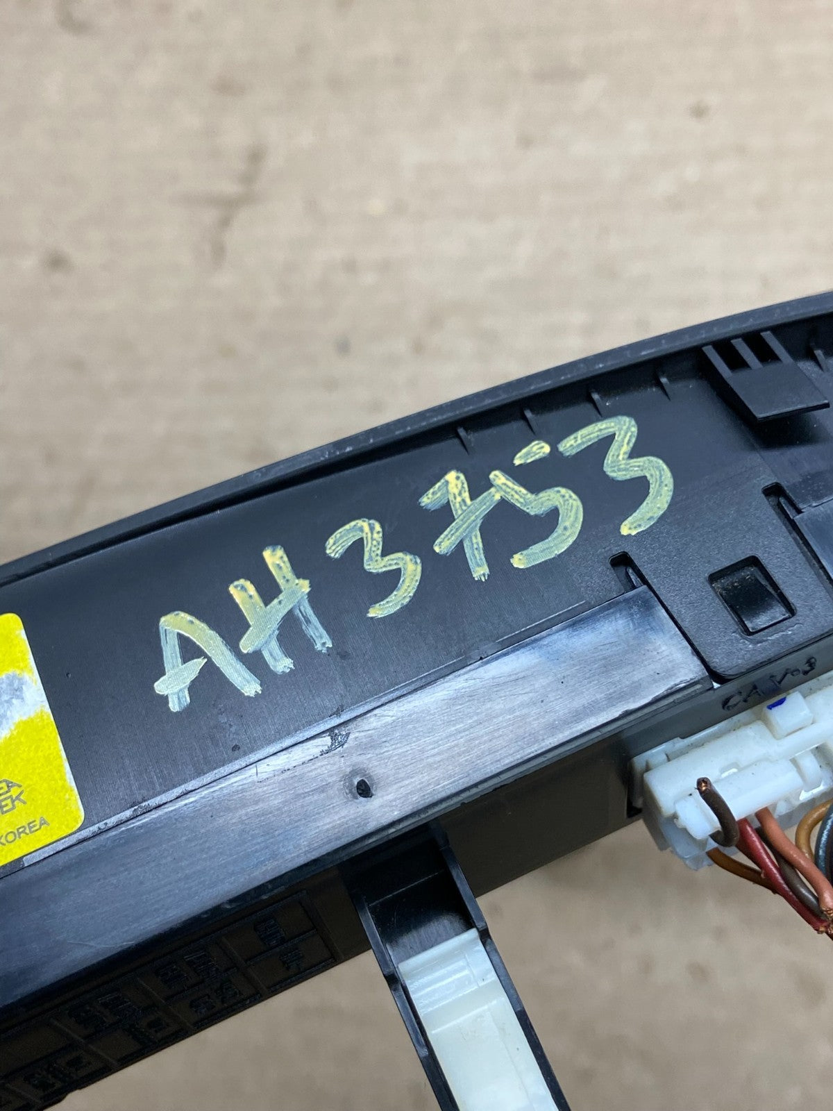 2014-2016 Hyundai Elantra Center Radio Climate Control Air Vent Bezel AH3753 DG7